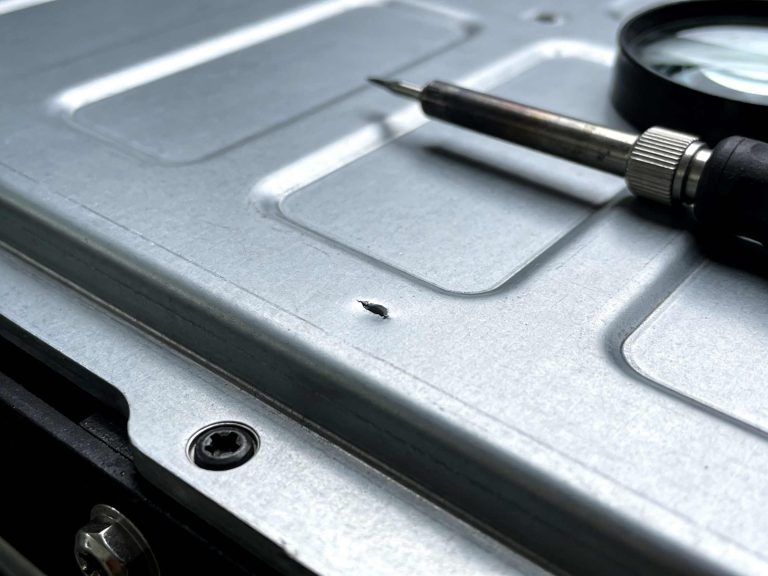 待修复的动力电池包铝合金壳体